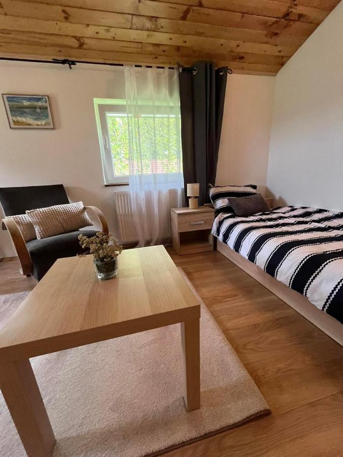 Rooms Ljubenko Karlovac Exteriör bild